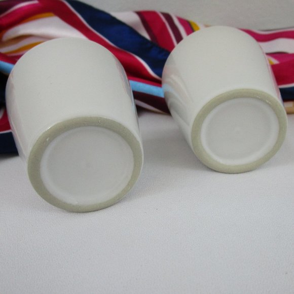 🏠Host Pick🏠 Set of 2 White Ceramic Saki Cups - Picture 3 of 5